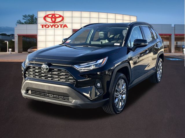 2022 Toyota RAV4 XLE Premium 28