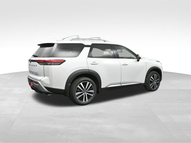 2025 Nissan Pathfinder Platinum 2