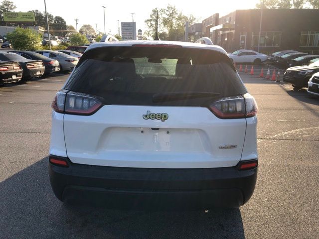 Used 2020 White Jeep Latitude image 4