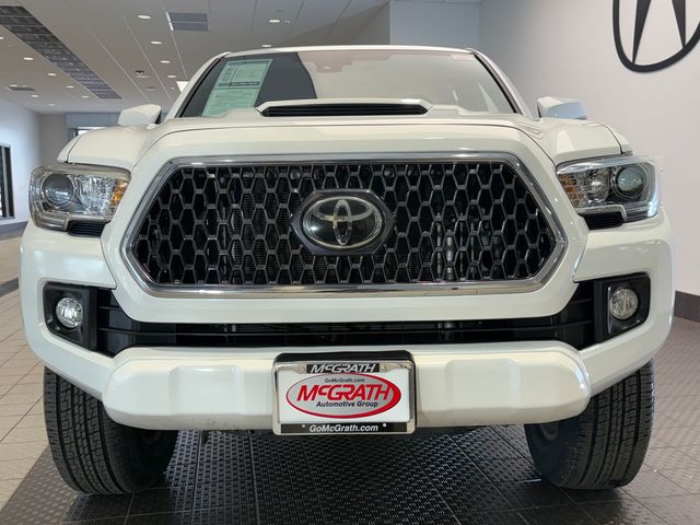 Used 2018  Toyota TRD Off-Road image 2
