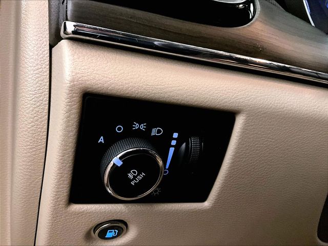 2020 Jeep Grand Cherokee Overland White at Auto Express Mitsubishi