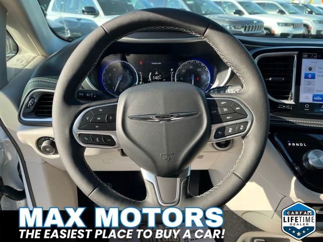 2024 Chrysler Pacifica Touring L 22