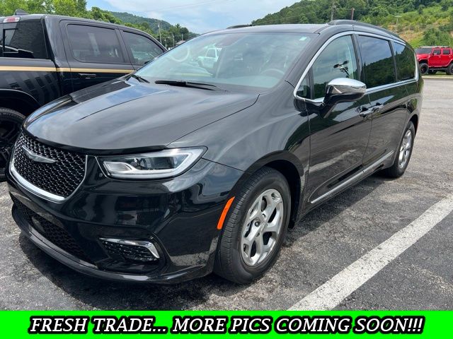 2023 Chrysler Pacifica Limited FWD