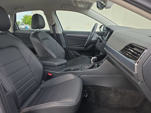 Used 2024 Silver Volkswagen 1.5T SE image 11