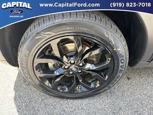 Used 2019  Land Rover HSE image 13