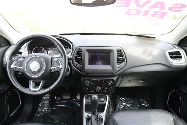 2018 Jeep Compass Latitude White at River Oaks CDJR