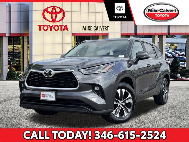 Magnetic Gray Metallic 2024 Toyota Highlander XLE FWD SUV / Crossover Front-Wheel Drive 8-Speed Automatic