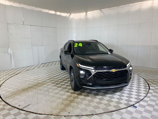 Mosaic Black Metallic 2024 Chevrolet Trax LT FWD SUV / Crossover Front-Wheel Drive 6-Speed Automatic