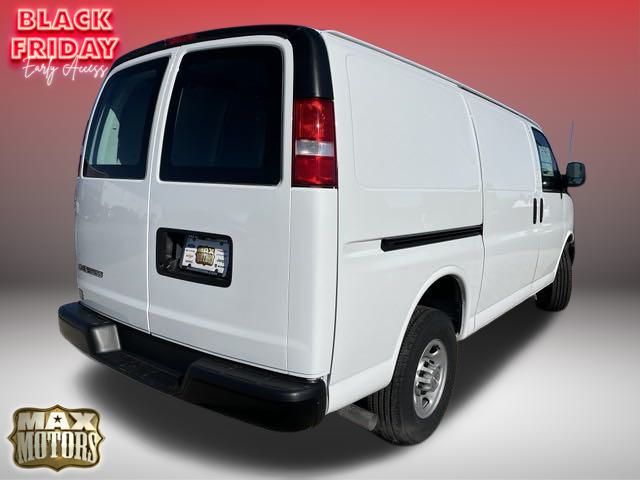 2024 Chevrolet Express 3500 Work Van 13