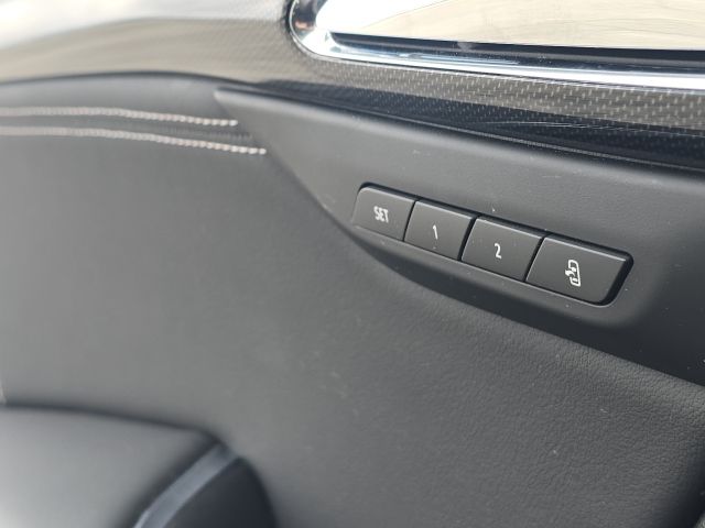 2023 Buick Envision Essence:C02550