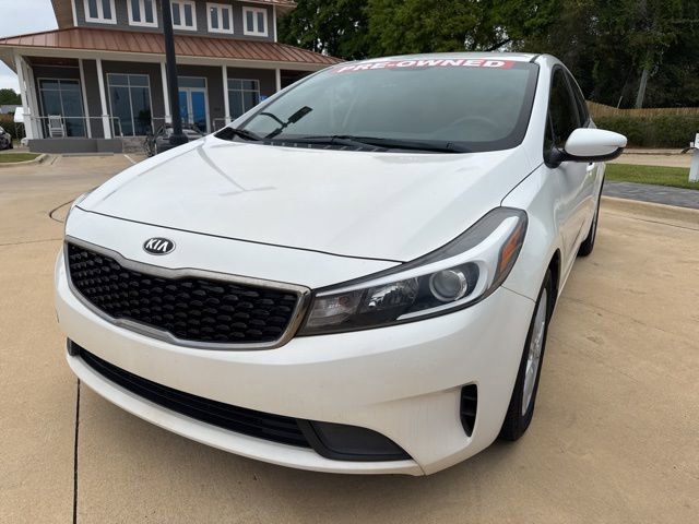 Snow White Pearl 2017 Kia Forte LX Sedan Front-Wheel Drive 6-Speed Automatic