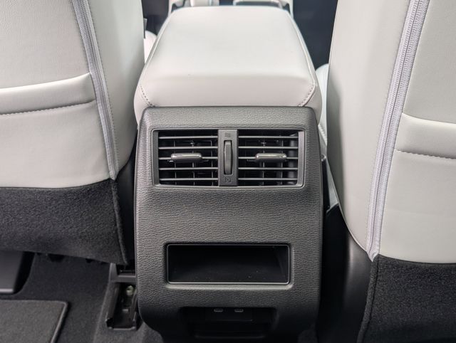 New 2025 White Mitsubishi SE image 26