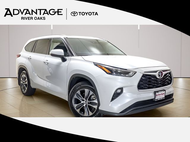 2022 Toyota Highlander XLE AWD