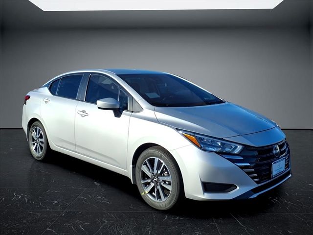 Brilliant Silver Metallic 2025 Nissan Versa SV FWD Sedan Front-Wheel Drive Continuously Variable Transmission
