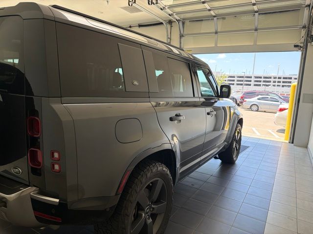 2023 Land Rover Defender 110 S - 10