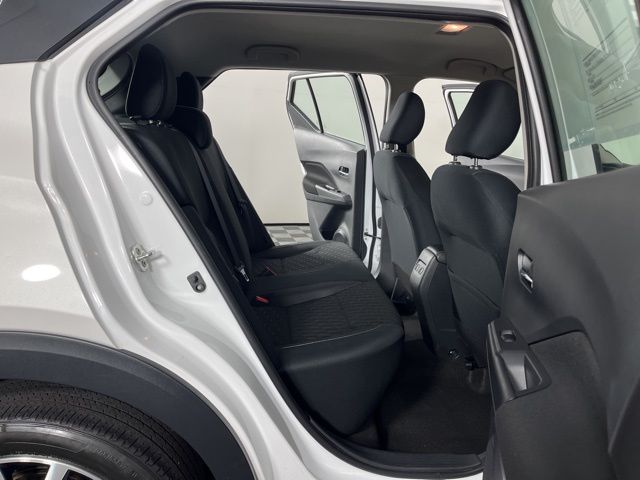 2023 Aspen White Tricoat Nissan Kicks SV FWD SUV