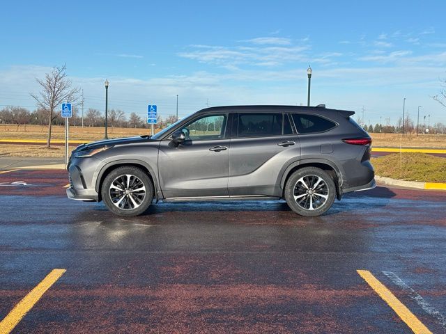 2022 Toyota Highlander XSE