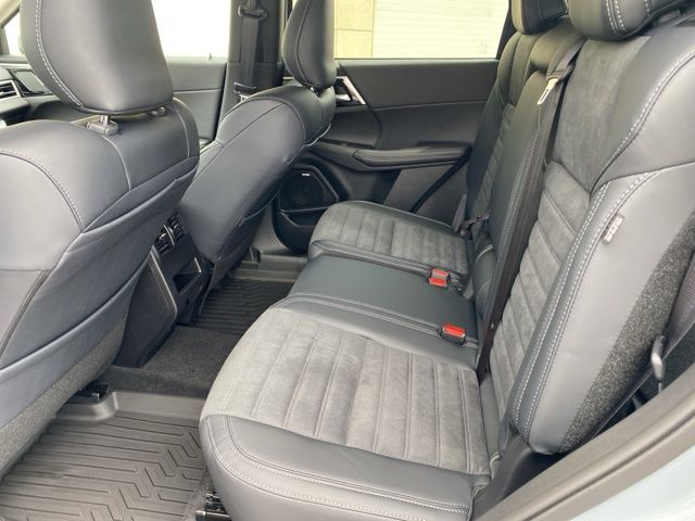 MitsubishiOutlander23