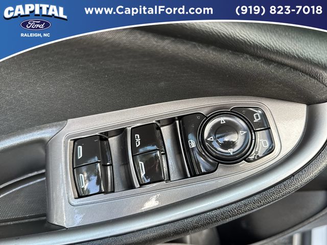 Used 2022 White Chevrolet LT image 21