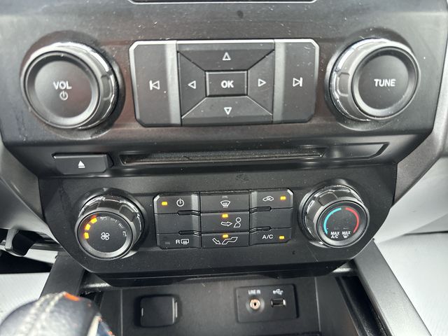 Used 2015 Silver Ford XLT image 18