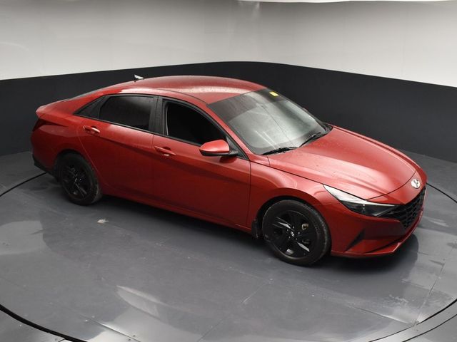 Scarlet Red 2023 Hyundai Elantra SEL FWD Sedan Front-Wheel Drive Continuously Variable Transmission