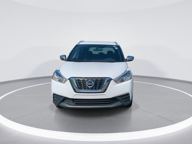 Used 2019 White Nissan S image 3