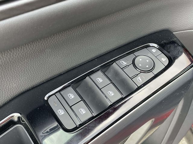 New 2026 Red Nissan SL image 18