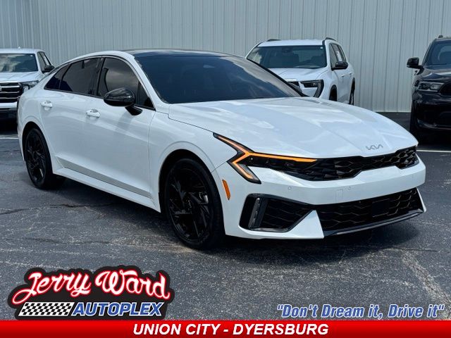 Snow White Pearl 2025 Kia K5 Sedan Front-Wheel Drive 8-Speed Automatic