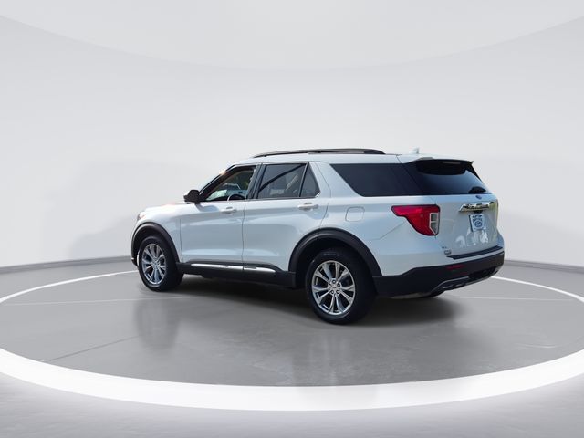 Used 2023 White Metallic Ford XLT image 6