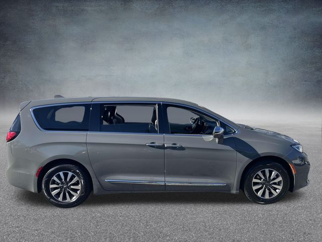 2022 Chrysler Pacifica Hybrid Limited 5