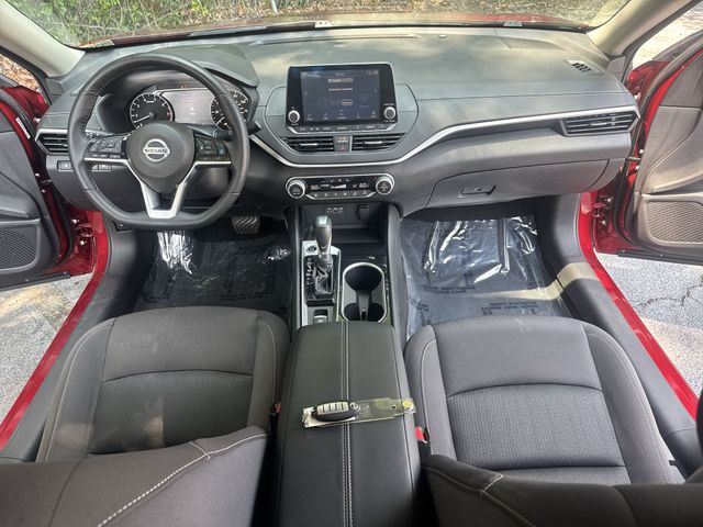 Used 2020 Red Nissan 2.5 SV image 9