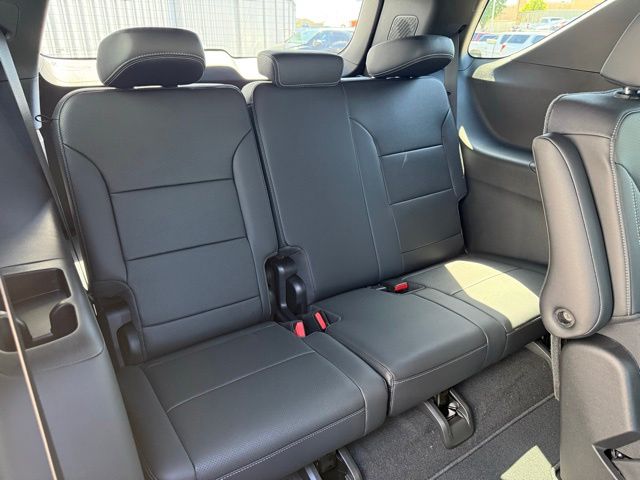 new 2026 Chevrolet Traverse car, priced at $45,020