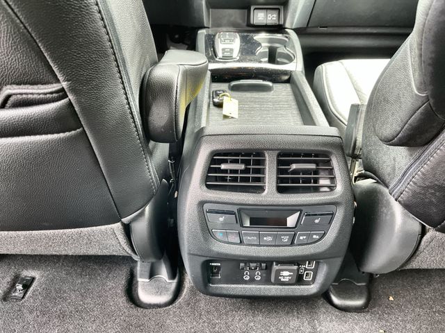 Used 2022 White Honda Touring image 24