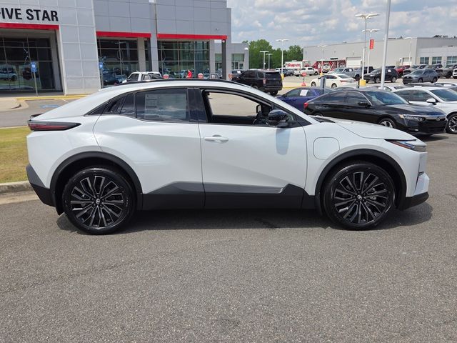 2026 Toyota C-HR XSE - Photo 13