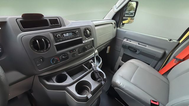 Used 2022 Yellow Ford Base image 28