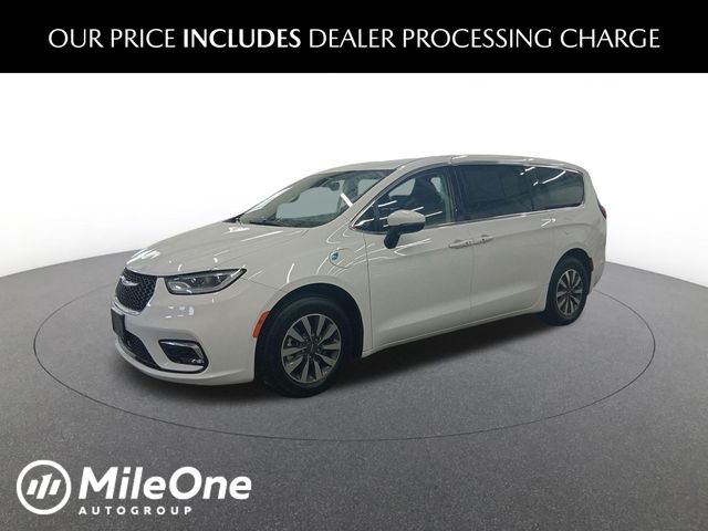 Bright White Clearcoat 2023 Chrysler Pacifica Hybrid Minivan Front-Wheel Drive Continuously Variable Transmission