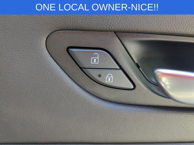 Used 2024 Silver Cadillac Premium Luxury image 38