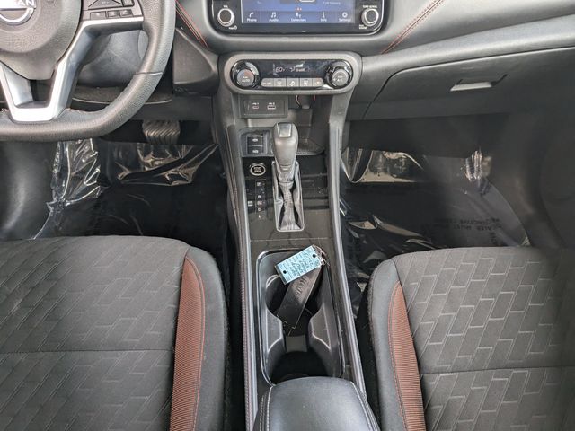 2023 Nissan Kicks SR photo