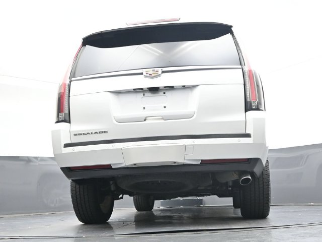 Used 2017 White Cadillac Platinum Edition image 30