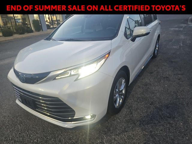 Used 2023 Toyota Sienna Van