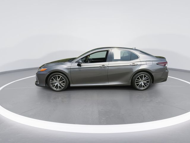 Used 2024  Toyota XLE image 6