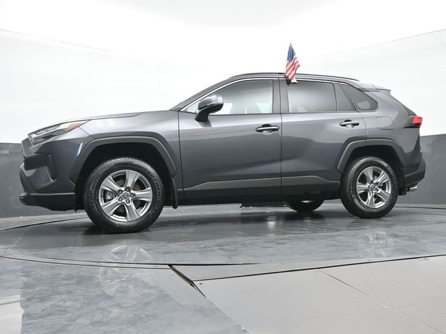 2024 Toyota RAV4 XLE 32