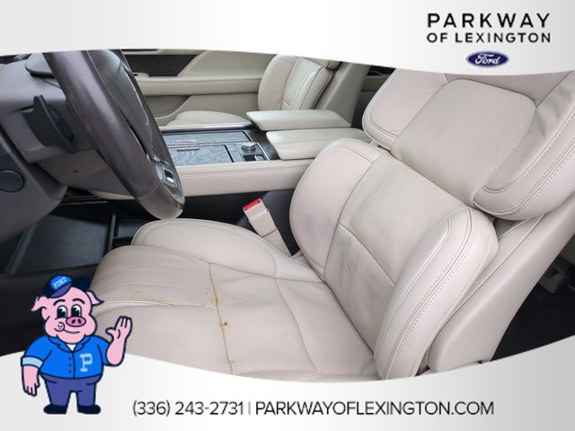 Used 2019 White Lincoln Reserve image 14