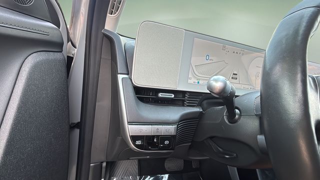 Used 2023 Gray Hyundai SEL image 21
