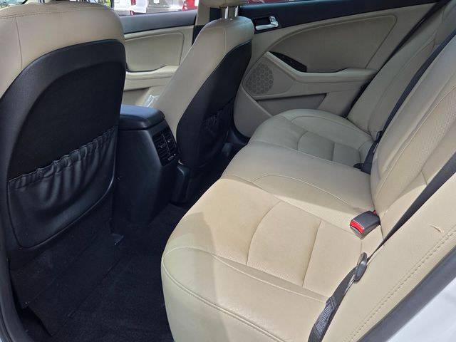 Used 2015 White Kia EX image 12