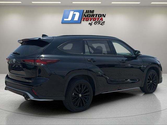 Used 2025 Toyota Highlander SUV