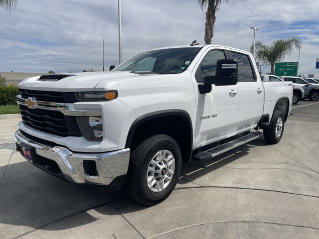 Summit White 2024 Chevrolet Silverado 2500HD LT Crew Cab 4WD Pickup Truck Four-Wheel Drive Automatic