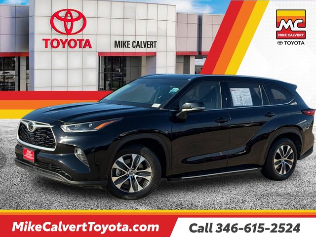 Midnight Black Metallic 2021 Toyota Highlander SUV / Crossover Front-Wheel Drive 8-Speed Automatic