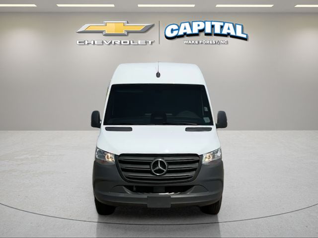 Used 2025  Mercedes-Benz Cargo 144 WB image 10