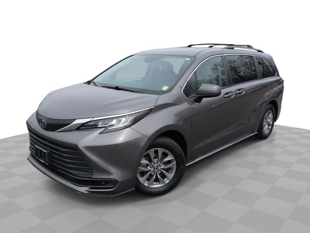 2022 Toyota Sienna LE 8-Passenger AWD